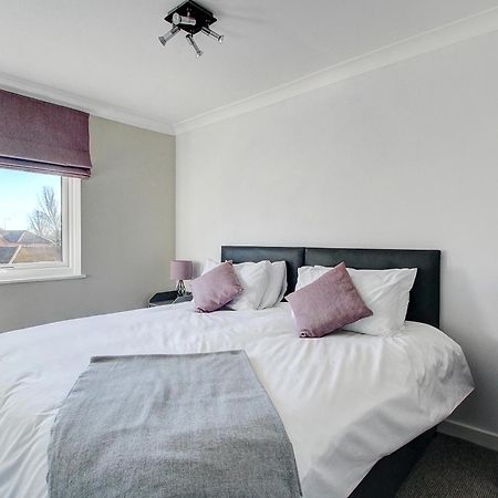 2 Minutes From Mk Central By Car- 2 Bed Apartment - 2 Free Parking Spaces- Hosted By Stayinmk Milton Keynes Dış mekan fotoğraf