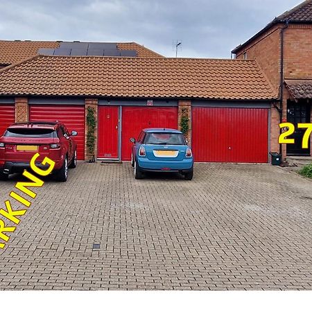 2 Minutes From Mk Central By Car- 2 Bed Apartment - 2 Free Parking Spaces- Hosted By Stayinmk Milton Keynes Dış mekan fotoğraf