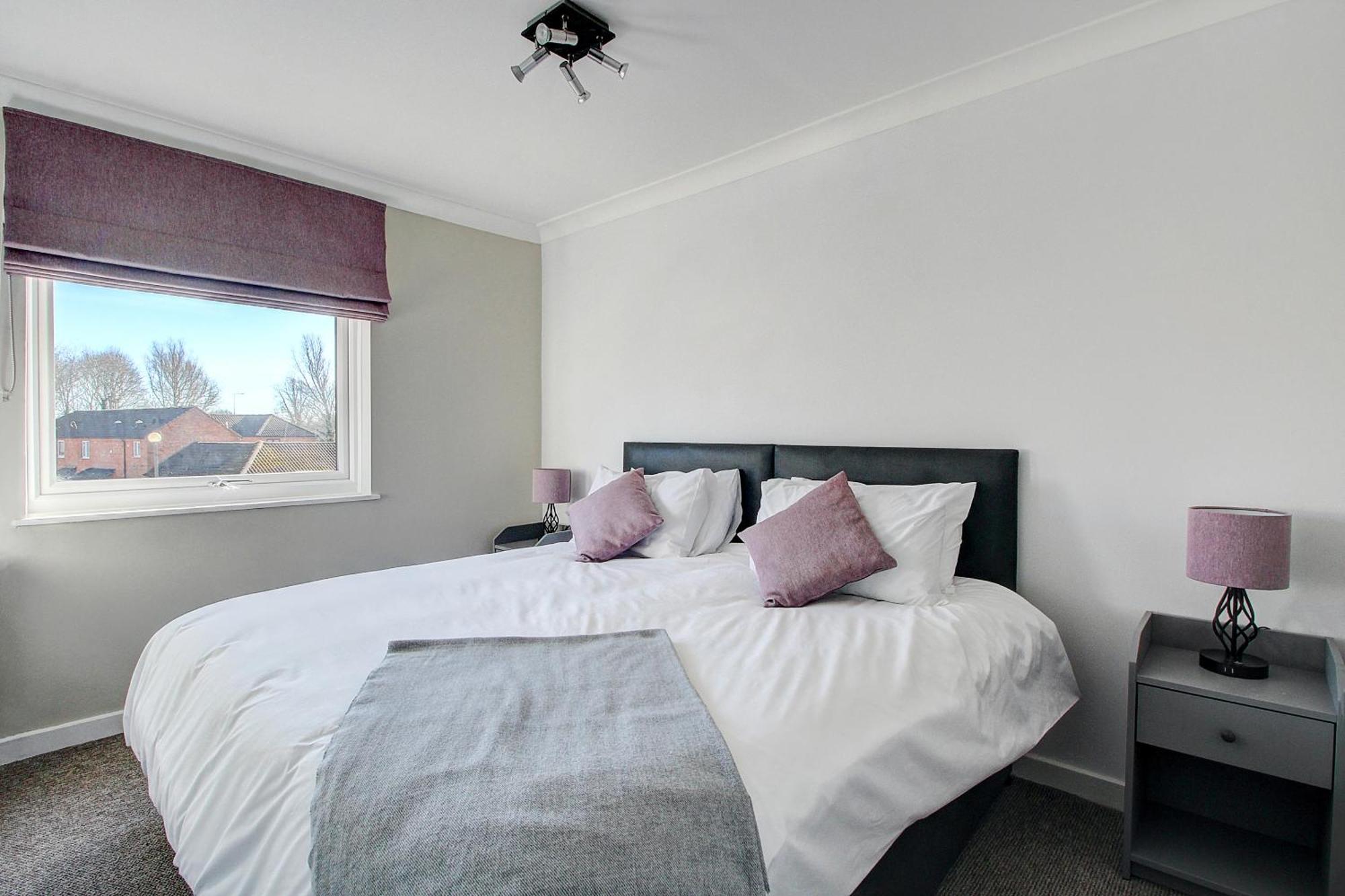 2 Minutes From Mk Central By Car- 2 Bed Apartment - 2 Free Parking Spaces- Hosted By Stayinmk Milton Keynes Dış mekan fotoğraf